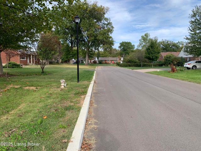 4609 Tween Rd, Louisville, KY 40207