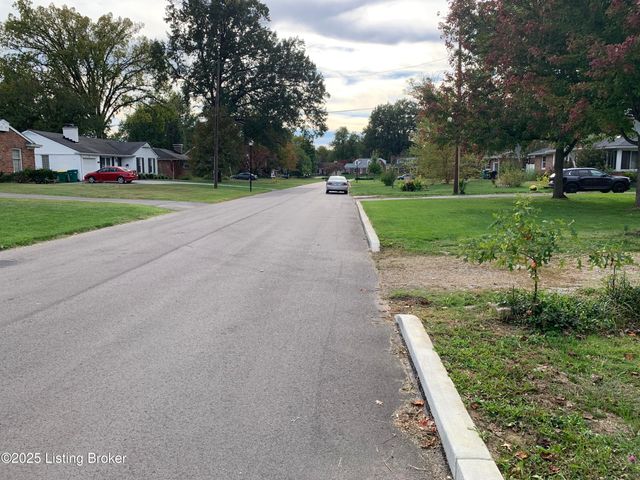 4609 Tween Rd, Louisville, KY 40207