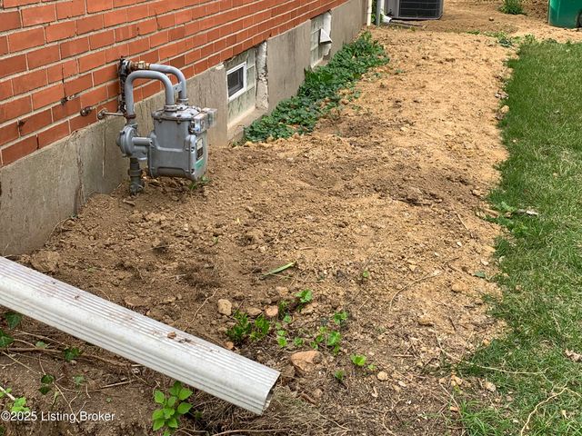 4609 Tween Rd, Louisville, KY 40207