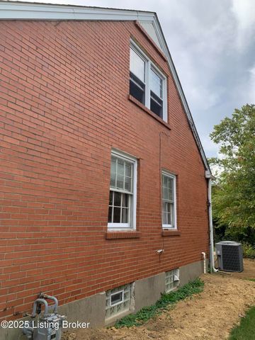 4609 Tween Rd, Louisville, KY 40207