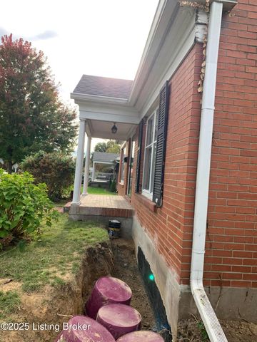 4609 Tween Rd, Louisville, KY 40207