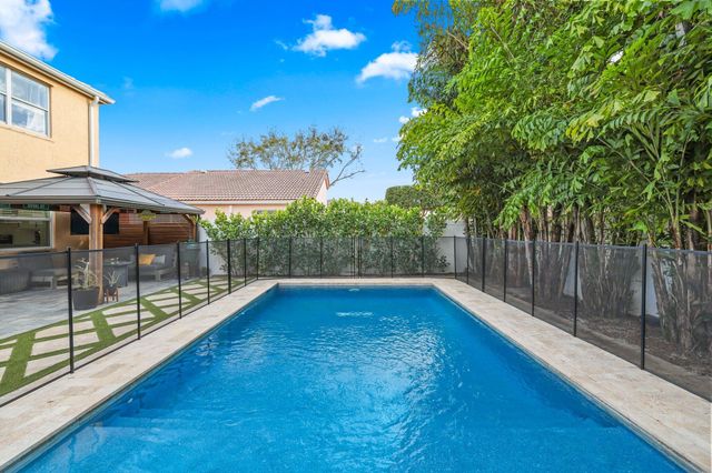 6939 Dawntree Court, Lake Worth, FL 33467