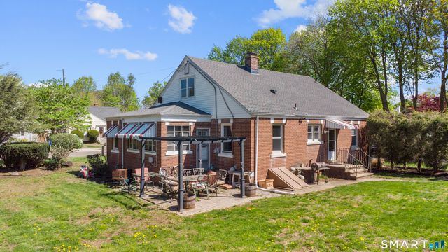 10 Barraclough Avenue, Hamden, CT 06517