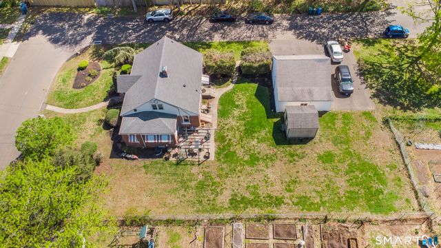 10 Barraclough Avenue, Hamden, CT 06517