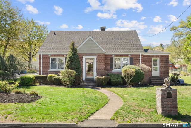 10 Barraclough Avenue, Hamden, CT 06517