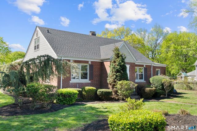 10 Barraclough Avenue, Hamden, CT 06517