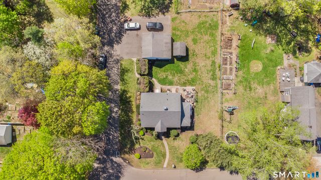 10 Barraclough Avenue, Hamden, CT 06517