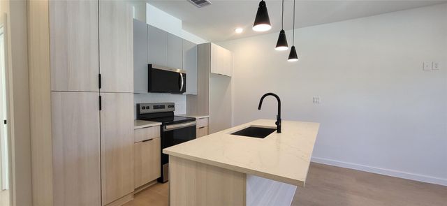 1033 North Lane A, Houston, TX 77088