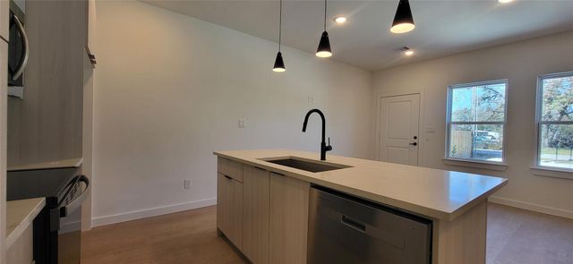 1033 North Lane A, Houston, TX 77088