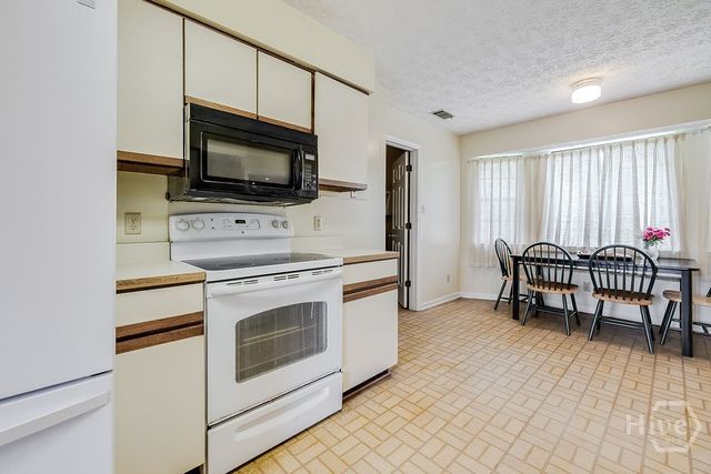 906 Mill Stream Court, Savannah, GA 31419