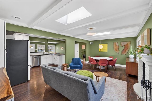 128 Embassy Lane, St Louis, MO 63122