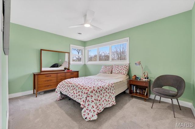 128 Embassy Lane, St Louis, MO 63122