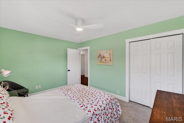 128 Embassy Lane, St Louis, MO 63122