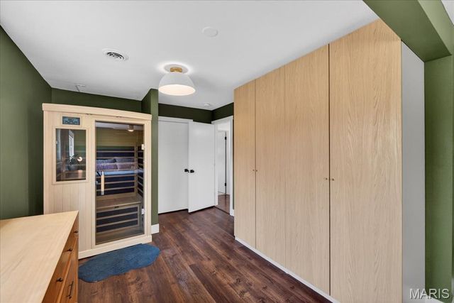 128 Embassy Lane, St Louis, MO 63122