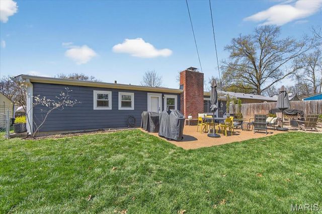 128 Embassy Lane, St Louis, MO 63122