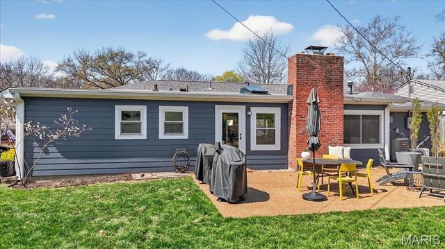 128 Embassy Lane, St Louis, MO 63122