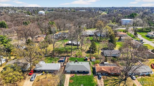 128 Embassy Lane, St Louis, MO 63122