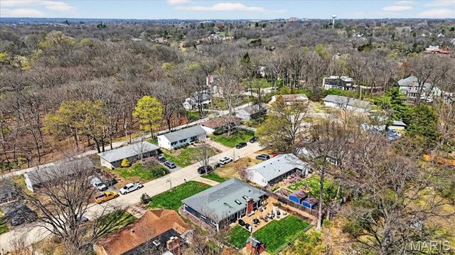 128 Embassy Lane, St Louis, MO 63122