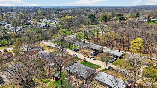 128 Embassy Lane, St Louis, MO 63122