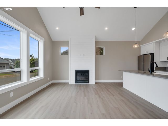 2954 Sw Coast, Lincoln City, OR 97367