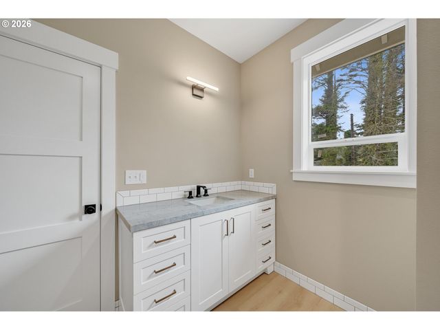 2954 Sw Coast, Lincoln City, OR 97367