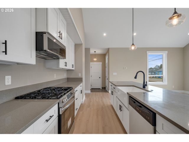 2954 Sw Coast, Lincoln City, OR 97367