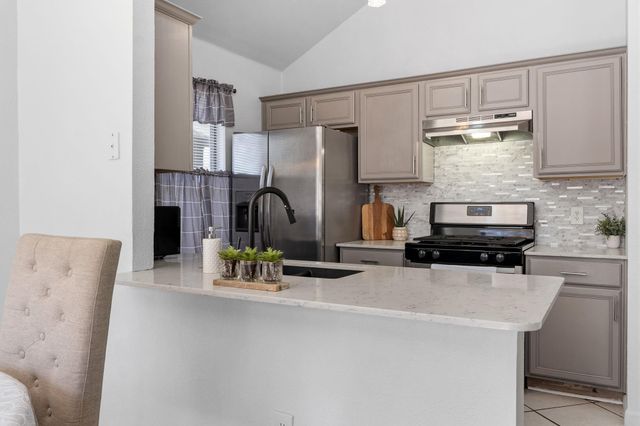 2403 Lendall LN, Austin, TX 78744