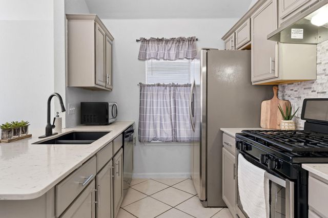 2403 Lendall LN, Austin, TX 78744