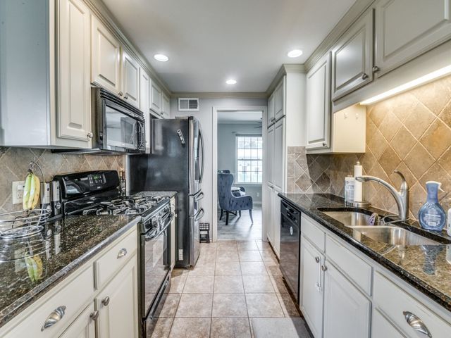 1205 Redbud Drive, Arlington, TX 76012