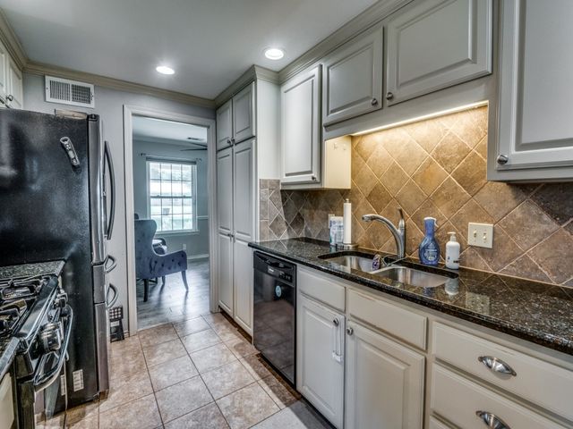1205 Redbud Drive, Arlington, TX 76012