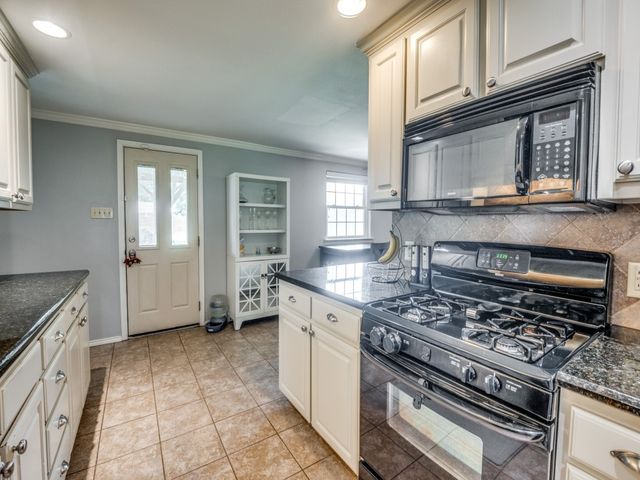 1205 Redbud Drive, Arlington, TX 76012