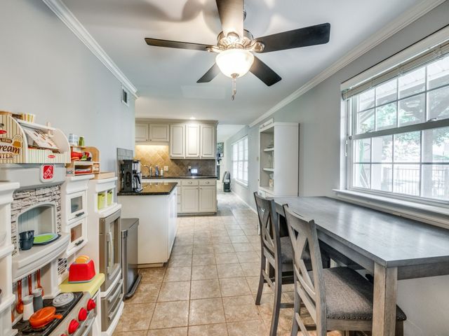 1205 Redbud Drive, Arlington, TX 76012