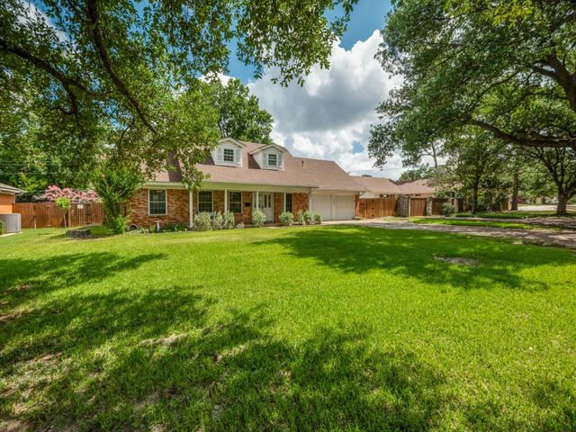 1205 Redbud Drive, Arlington, TX 76012