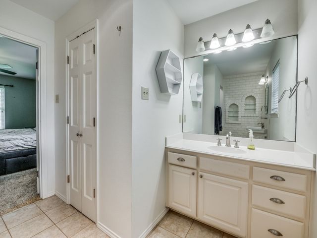 1205 Redbud Drive, Arlington, TX 76012