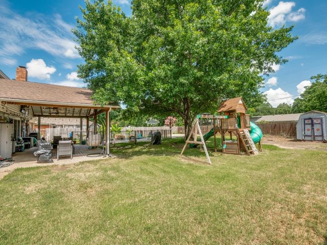1205 Redbud Drive, Arlington, TX 76012