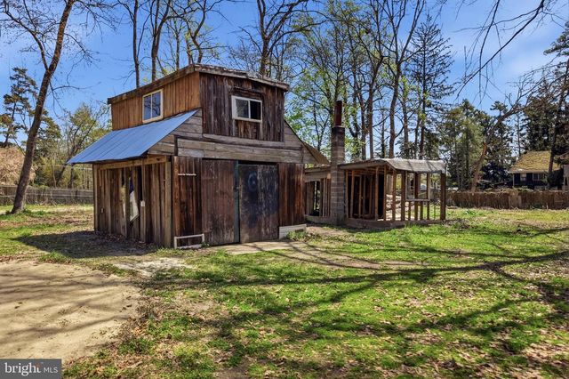 16 PEAR AVE, Browns Mills, NJ 08015