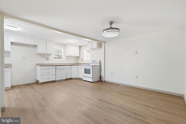 16 PEAR AVE, Browns Mills, NJ 08015