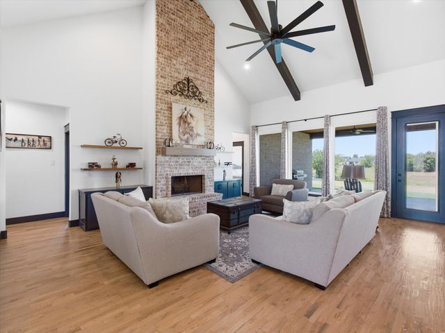 1115 Pioneer Crossing, Weatherford, TX 76088