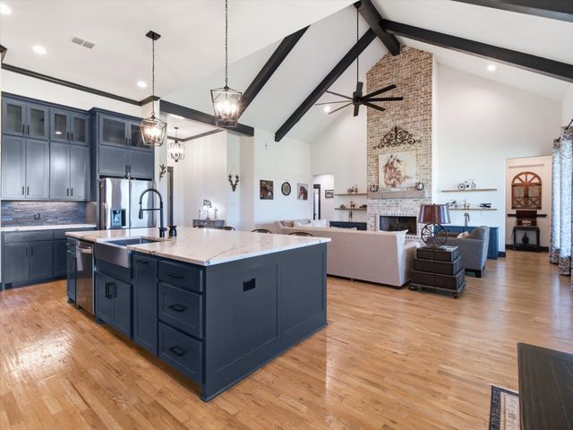 1115 Pioneer Crossing, Weatherford, TX 76088
