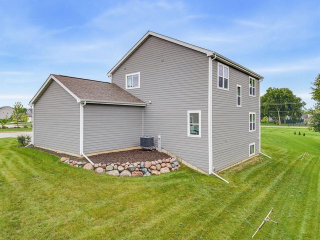 N56W24051 Daisy COURT, Sussex, WI 53089