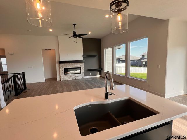 12105 Daniell Road, Bellevue, NE 68123