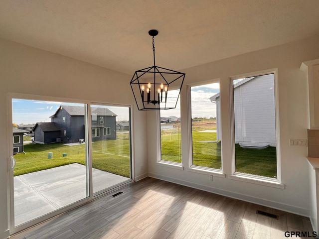 12105 Daniell Road, Bellevue, NE 68123