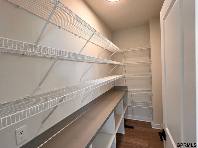 12105 Daniell Road, Bellevue, NE 68123