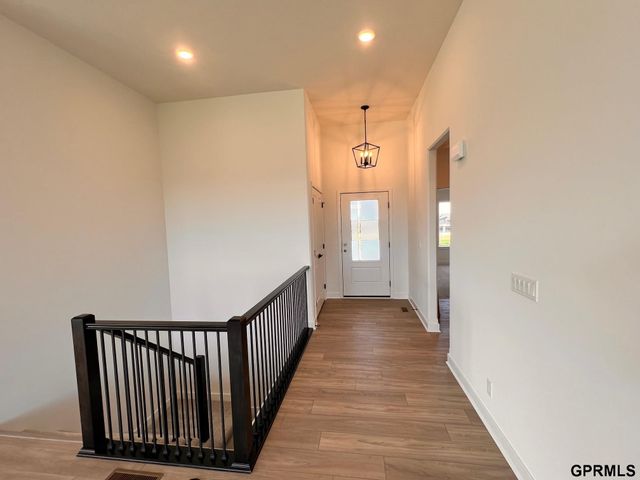 12105 Daniell Road, Bellevue, NE 68123