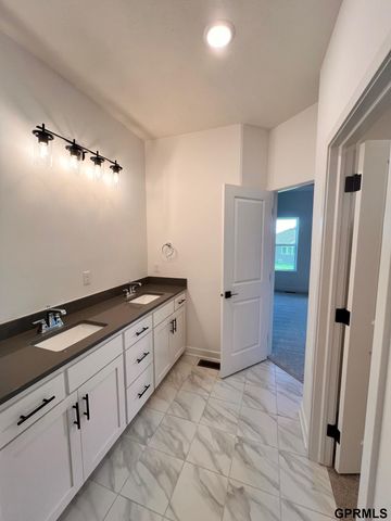 12105 Daniell Road, Bellevue, NE 68123