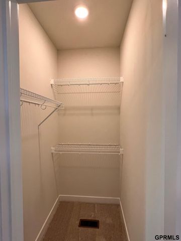 12105 Daniell Road, Bellevue, NE 68123