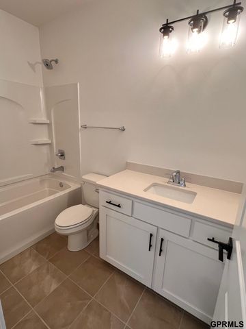 12105 Daniell Road, Bellevue, NE 68123