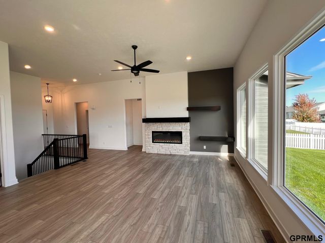 12105 Daniell Road, Bellevue, NE 68123