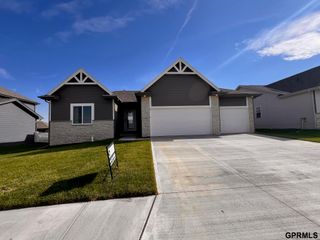 12105 Daniell Road, Bellevue, NE 68123