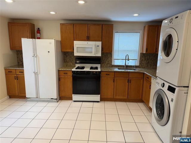 23 1st Street 2, North Arlington, NJ 07031